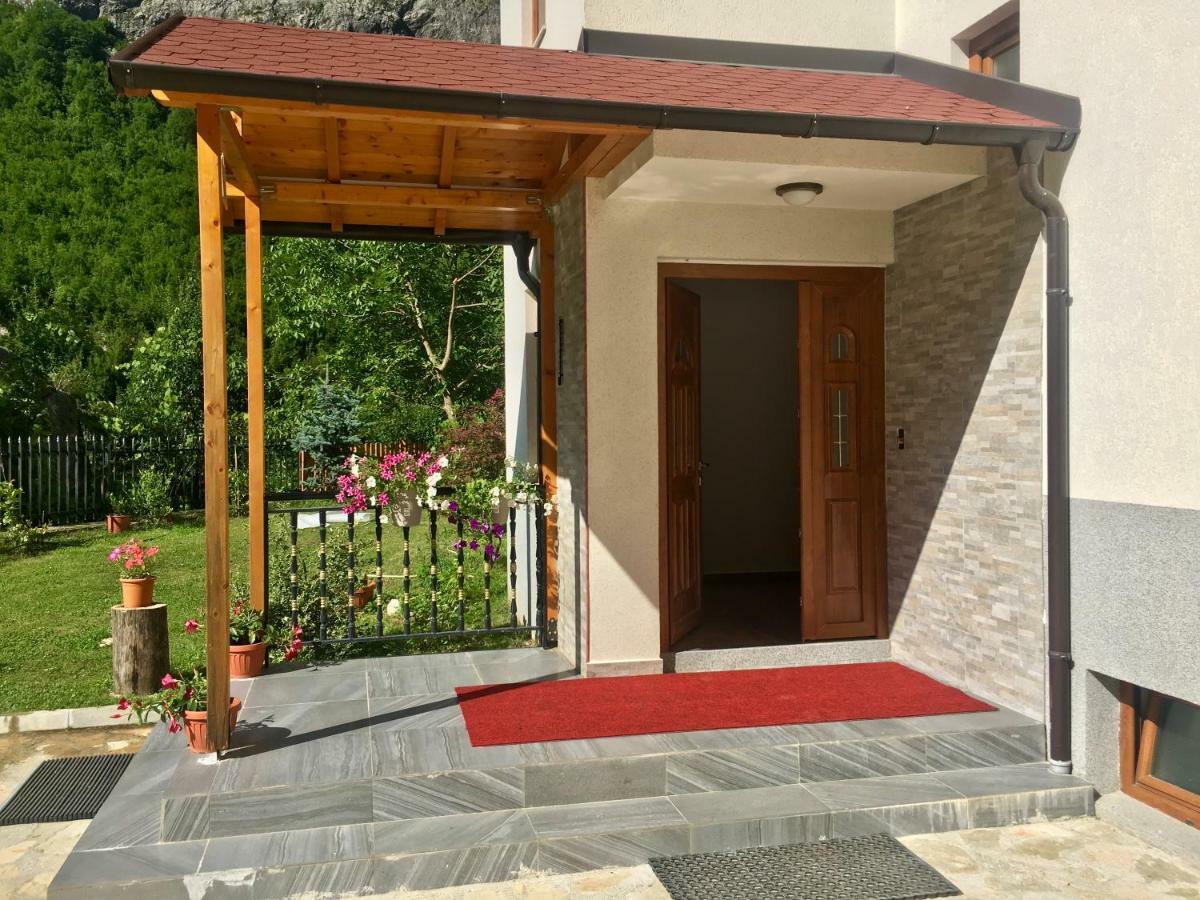 Vila Alexander B&B Valbone Exterior photo
